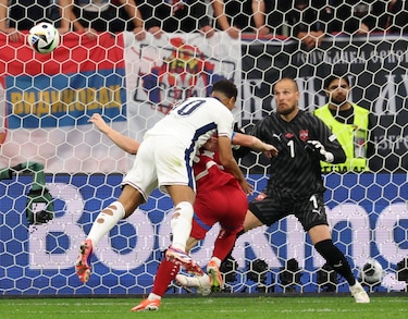Inglaterra vence pero no convence en su estreno en la Eurocopa