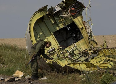 Ucrania confirma que hay combates en la zona de la caída del avión malasio