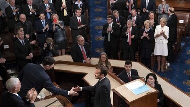 Macron, en el Congreso, alaba 'relación especial' con Estados Unidos
