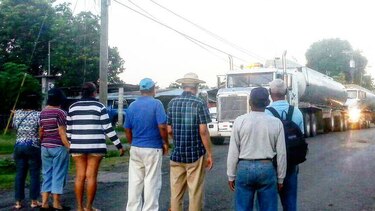 Moradores cierran Loma del Río en Chepo