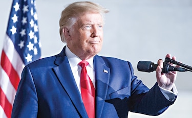 Exmodelo acusa a Donald Trump de agresión sexual
