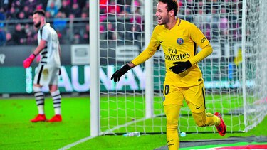PSG se encendió con su trío