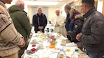 Papa Francisco desayuna con ocho personas sin techo en su 80 cumpleaños