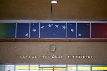 El antichavismo pide al CNE extender por tres días el plazo para la inscripción de candidatos