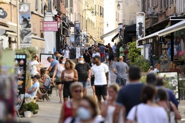 Activan plan de emergencia en hospitales en Francia tras aumento de contagios