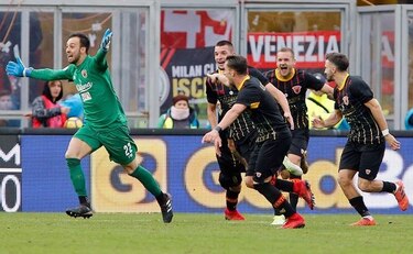 Gol del arquero de Benevento amarga el debut de Gennaro Gattuso