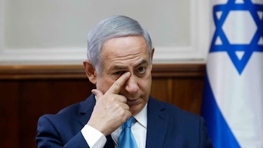 Netanyahu rechaza dimitir tras amenaza de procesamiento