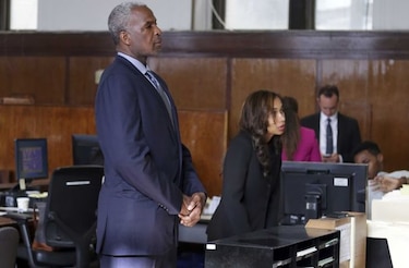 Procesan  por cargos de agresión a exjugador de la NBA Charles Oakley