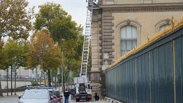 Dos sospechosos fueron detenidos por el robo del Louvre cuando uno de ellos iba a salir del país
