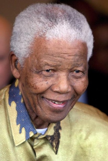 Mandela, dado de alta en el hospital, según gobierno sudafricano