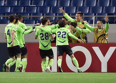 Sin celebraciones ni conversaciones: así vuelve el fútbol en Corea del Sur