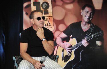 Franco de Vita hace llamado a la paz tras ataque a casino de México