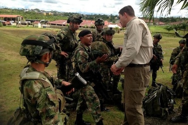 Unos 700 hombres buscan a general secuestrado por FARC en el noroeste de Colombia