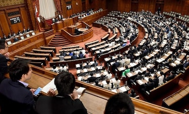 Parlamento allana el camino hacia una abdicación del emperador de Japón