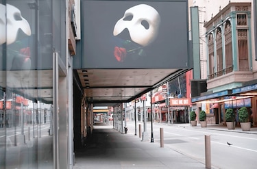 Las salas de teatro de Broadway exigirán vacunas y mascarillas