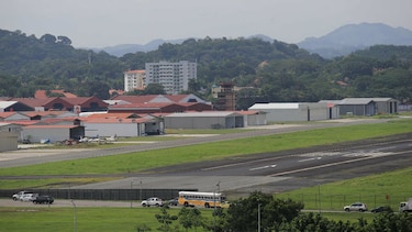 Suspenden vuelos en aeropuerto de Albrook por fuerte tormenta