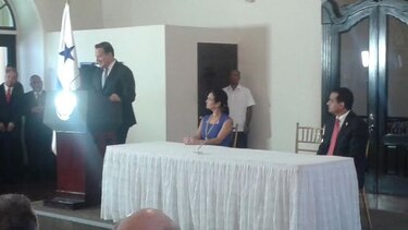 Varela aún no llamará al diálogo constitucional