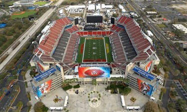 Fauci insta a los estadounidenses a suprimir las fiestas del Super Bowl