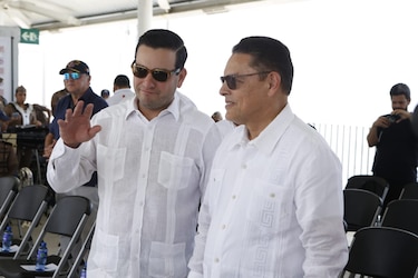 El portaaviones USS Nimitz y el destructor USS Gridley, en la bahía de Panamá