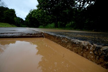Adjudican reparación de vía hacia Gamboa