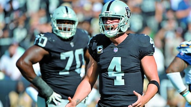 Raiders y Chiefs, en jueves de todo o nada