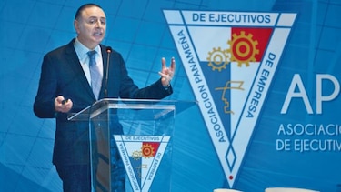 Analizan retos del sector eléctrico frente a renovables