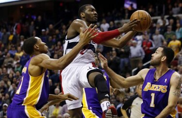 Lakers regresan a la decepción con su derrota ante Wizards