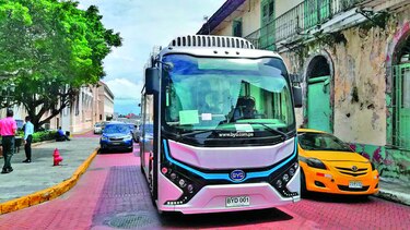 Prueban autobús eléctrico en el Casco Antiguo