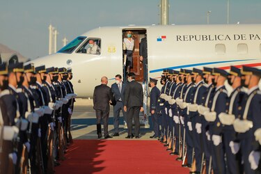 Vicepresidente Carrizo llega a Chile para asistir a la toma de posesión de Gabriel Boric
