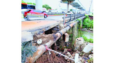 Puente en la vía Simón Bolívar requiere losa