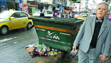 Estudiantes, en riesgo por contenedor de basura
