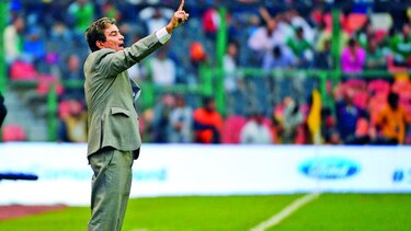 Partido duro, señala Jorge Luis Pinto