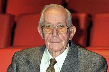 Muere Lewis Gilbert, director de tres películas de James Bond