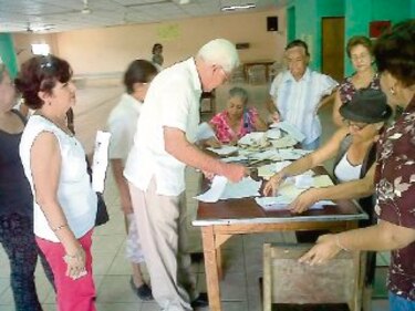 Jubilados herreranos exigen décimos atrasados