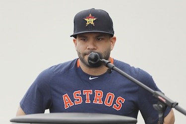El venezolano José Altuve, de los Astros, dio positivo a la Covid-19  tras recibir la primera dosis de la vacuna