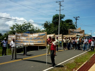 Acuerdan protesta en los puentes sobre el río La Villa