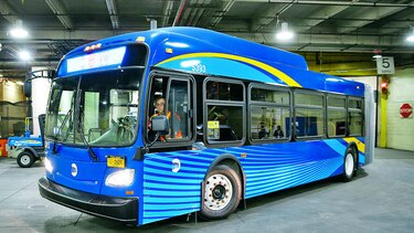 Nueva York lanza nuevos autobuses con internet gratuito