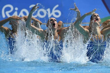 Rusia gana oro en nado sincronizado por equipos