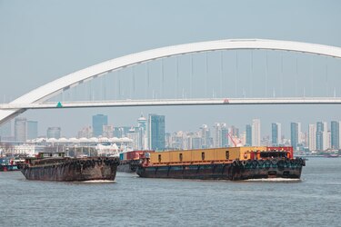 China eleva al 84 % sus aranceles a los productos estadounidenses