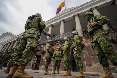 Tensión en Ecuador: El presidente Daniel Noboa ordena a militares a neutralizar a los grupos armados