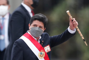 Castillo pide máxima sanción para el policía que allanó la sede presidencial