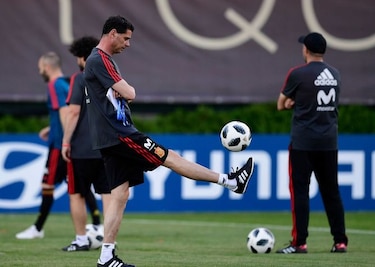 Fernando Hierro pide 'confianza' al asumir como seleccionador español