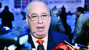 Ayú Prado cede ante presión; no recibe distinción de la OEA