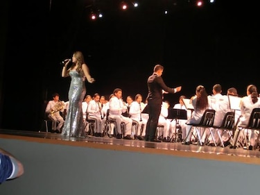 Banda musical del colegio José Daniel Crespo se luce en Pasadena