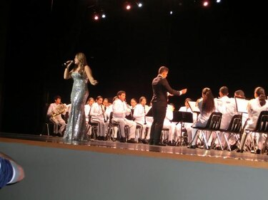 Banda musical del colegio José Daniel Crespo se luce en Pasadena