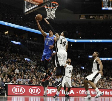 Thunder empatan la serie con los Spurs; Cavaliers toman ventaja ante Hawks