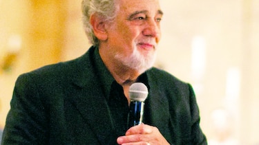 Plácido Domingo rinde tributo a su hermana