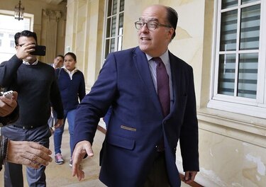 Venezuela pide a Colombia extradición de dirigente opositor Julio Borges