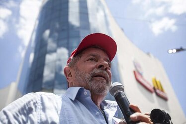 Lula llama a Neves 'hijito de papá' pese a pedir el fin de ataques en campaña