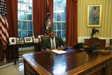 Obama ratifica $225 millones más para financiar sistema anticohetes de Israel